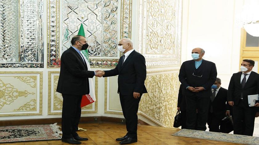 Iranpress: Iran, Azerbaijan discuss bilateral cooperation