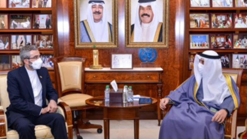 Iranpress: Iran, Kuwait officials discuss deepening relations 