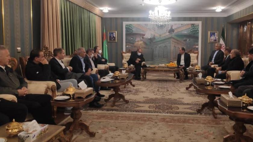Iranpress: Tehran seeks cementing trade ties with Ashgabat
