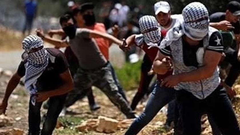 Iranpress: Israeli forces wound more than 220 Palestinian protesters in West Bank