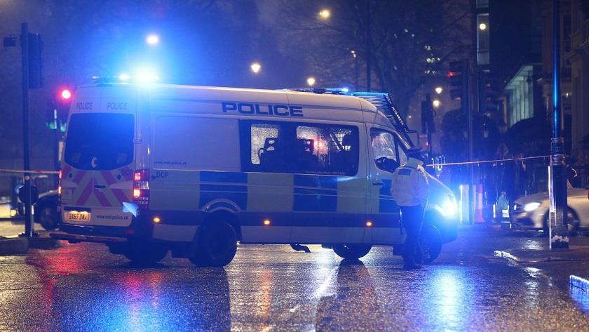 Iranpress: Armed man shot dead by Police in London