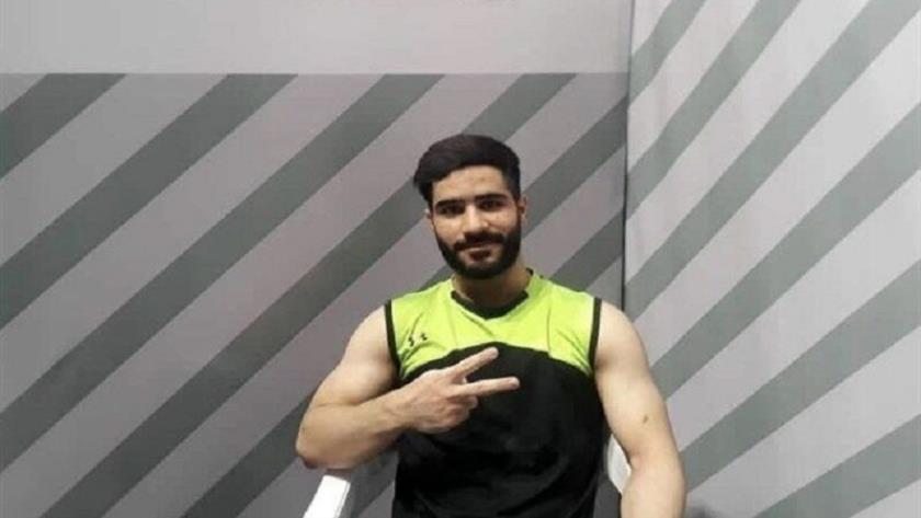 Iranpress: Iranian weightlifter wins vice championship title