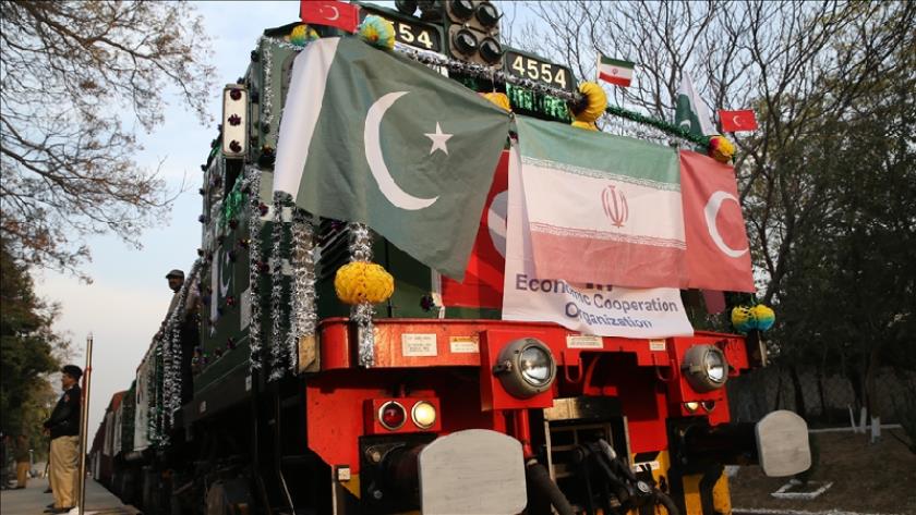 Iranpress: Istanbul-Tehran-Islamabad freight train resumes operation