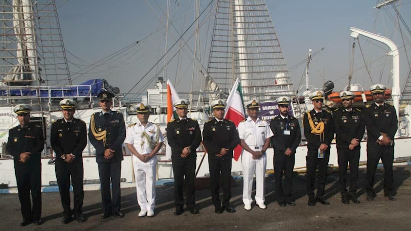 Iranpress: Indian navy ship docks at Iran’s Bandar Abbas port
