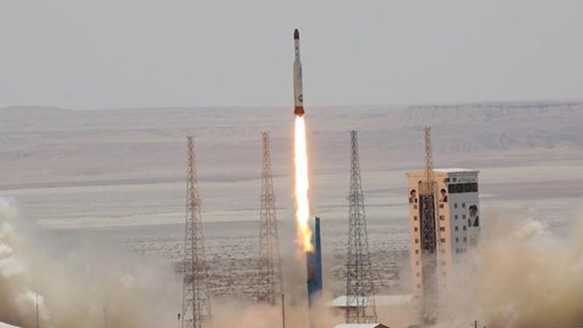 Iranpress: Iran launches Simorgh to space carrying three devices