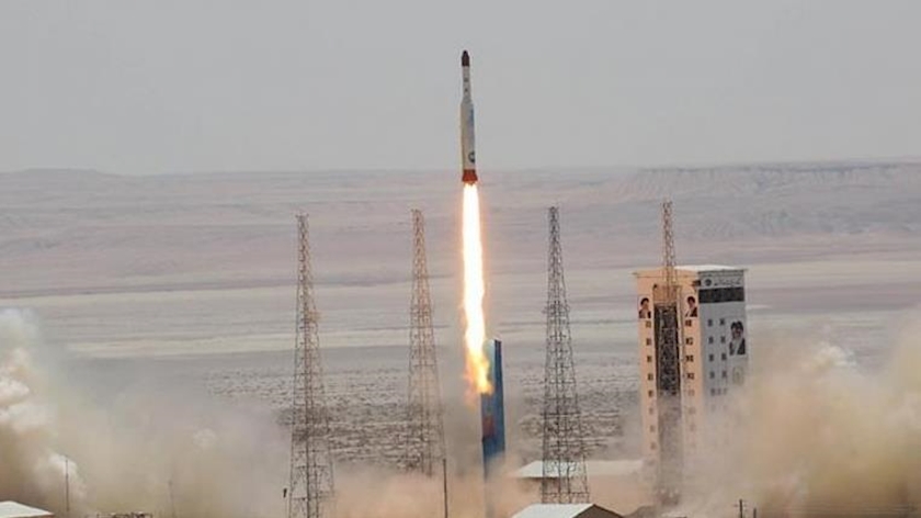Iranpress: US says it concerned over Iran satellite carrier launch