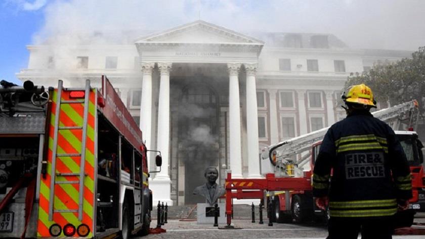 Iranpress: Massive fire destroys South African Parliament