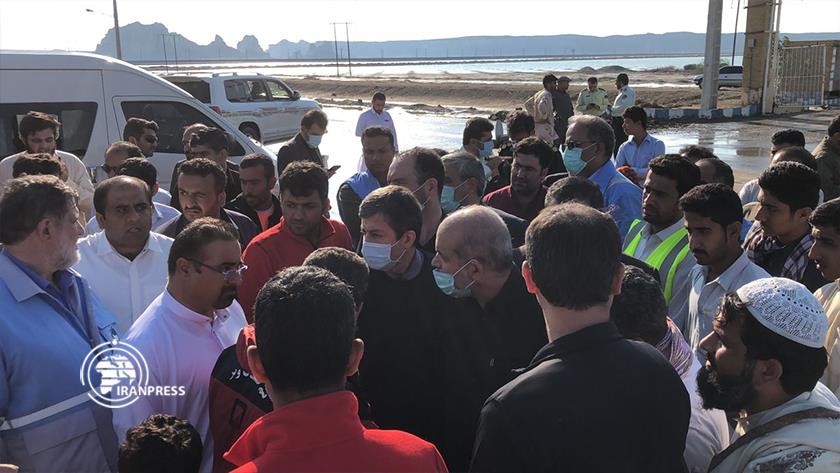 Iranpress: Interior minister visits flood-hit areas in southeast of Iran
