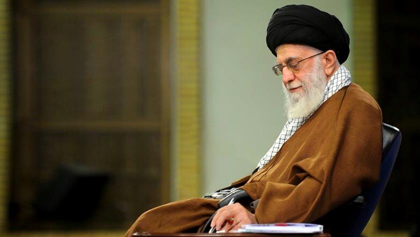 Iranpress: Leader praises coincidence of 250 martyrs