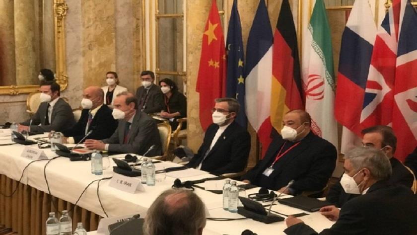 Iranpress: Western strategy in negotiations is to hinder pace of progress