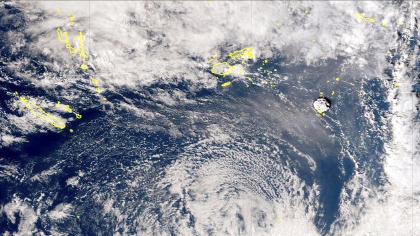 Iranpress: Tsunami waves from Tonga arrive in California