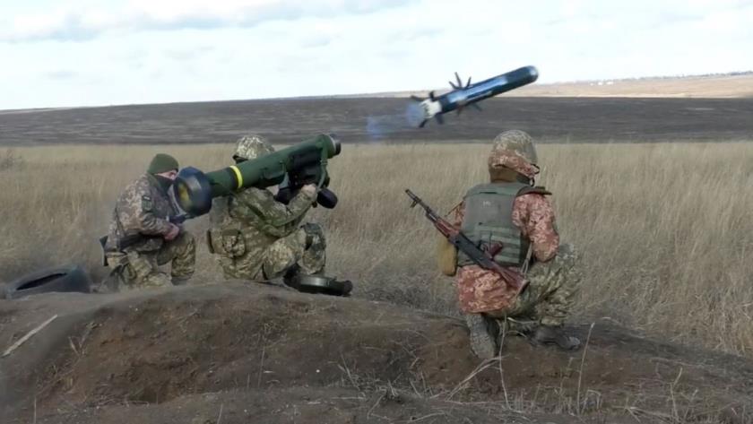 Iranpress: UK escalates crisis by military support to Ukraine border