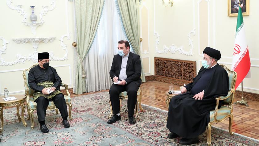 Iranpress: Iran seeks to expand interaction with Muslim countries