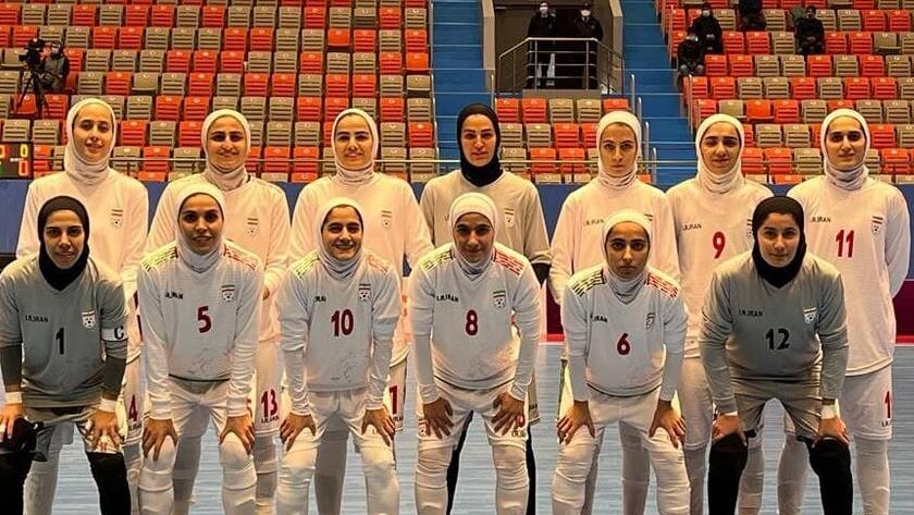 Iranpress: Iranian futsalist girls win championship of CAFA
