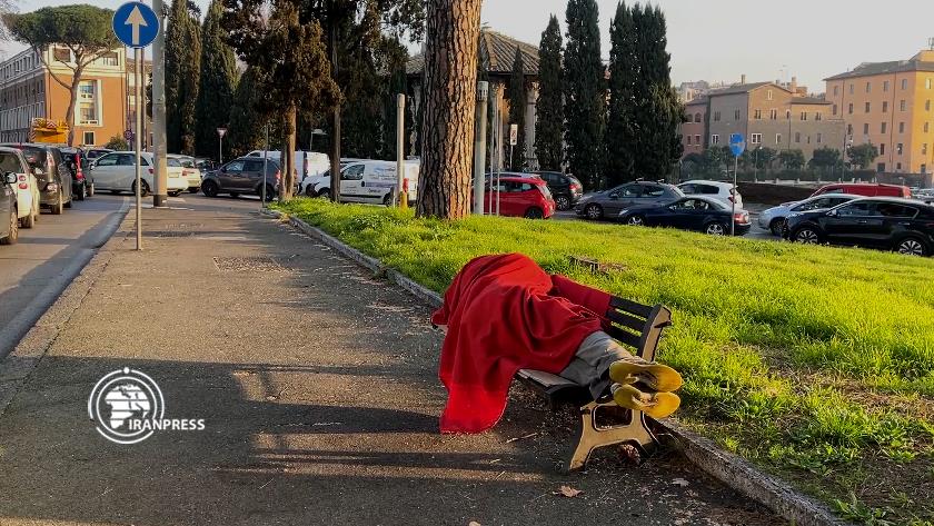 Iranpress: Poverty rising in Italy