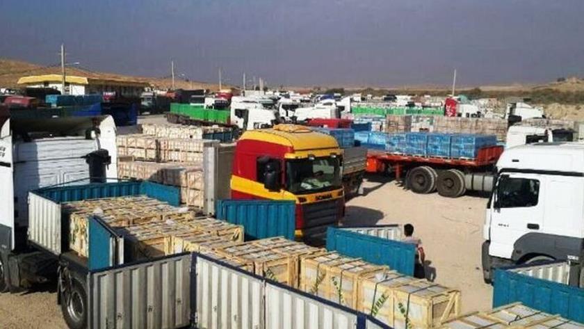 Iranpress: Iran exports 217,000 tons of agricultural products to Iraq via Mehran border