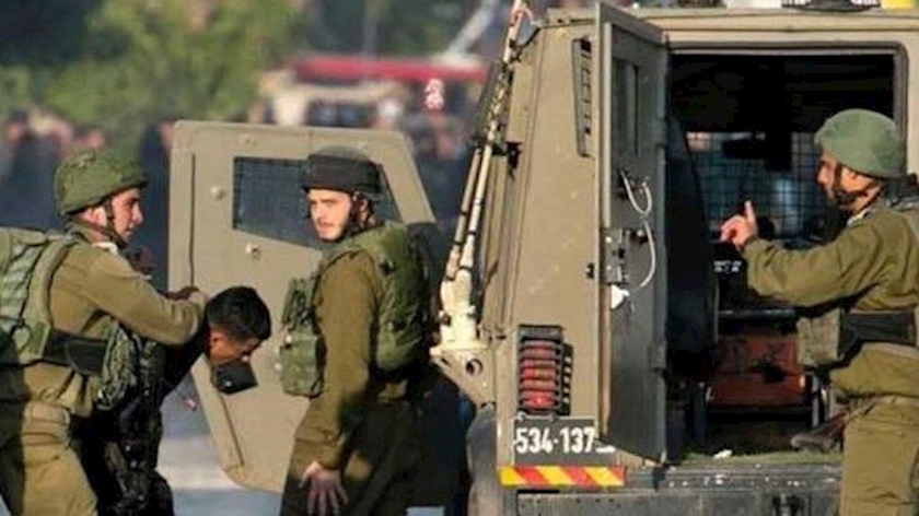 Iranpress: Israeli forces arrest 4 Palestinians in occupied Jerusalem al Quds