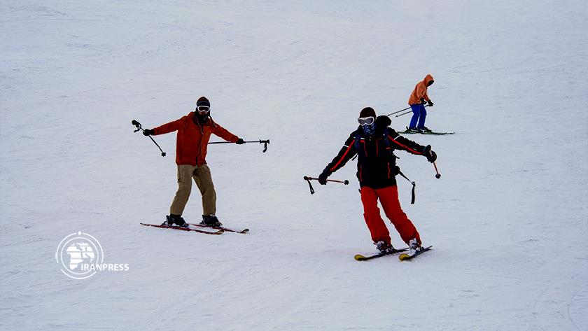 Iranpress: Pooladkaf ski resort, winter tourism in Zagros 