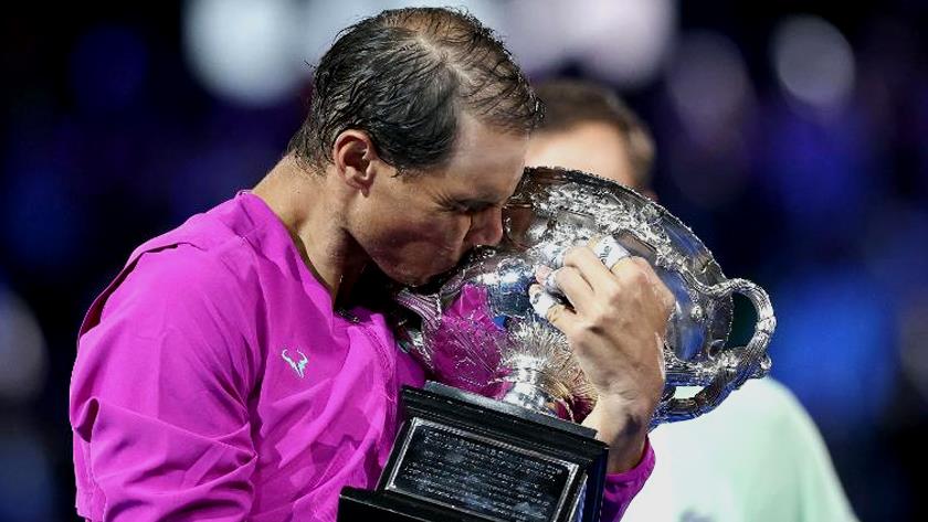 Iranpress: Rafael Nadal wins record-breaking 21st grand slam in epic Australian Open final