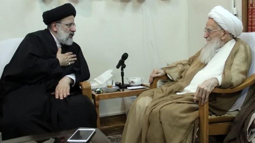 Iranpress: President condoles Grand Ayatollah Safi Golpayegani