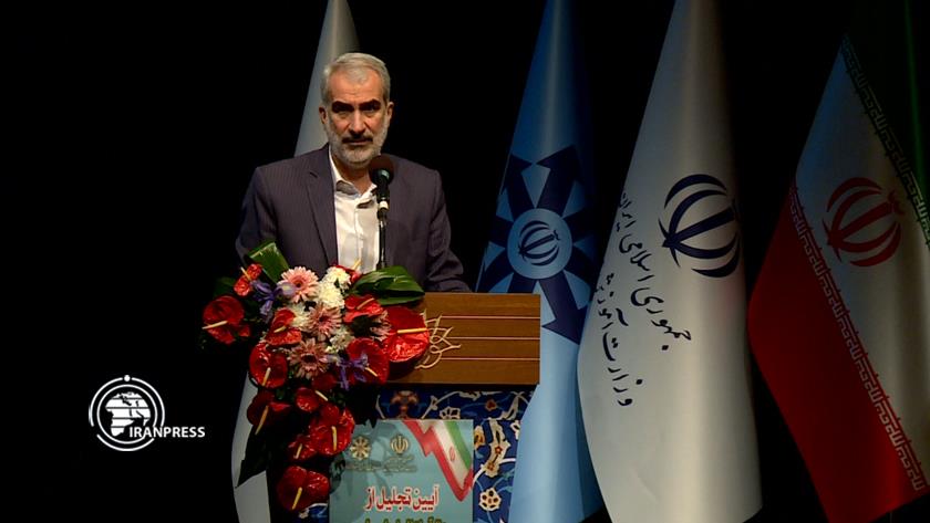 Iranpress: Iran honors noble school students