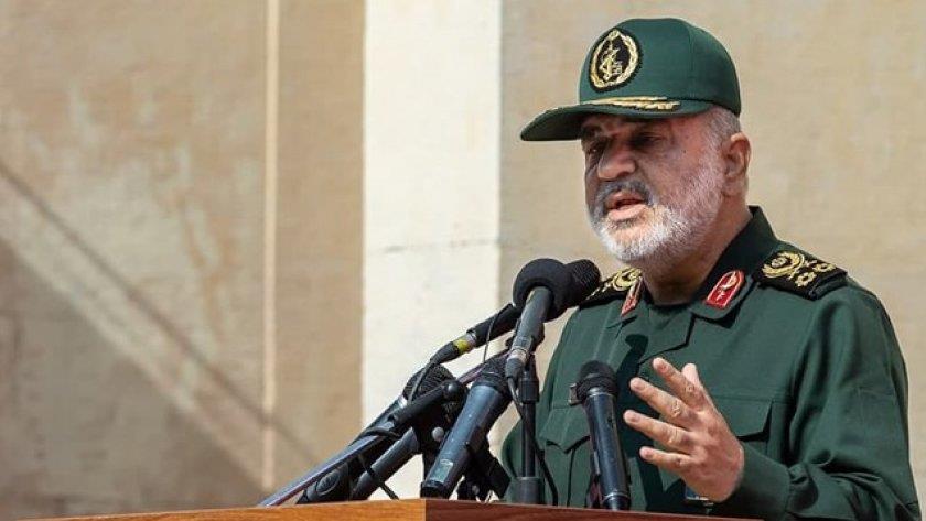 Iranpress: US itself cannot resist sanctions it imposed on Iran: Maj. Gen. Salami