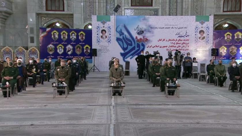 Iranpress: Armed forces’ commanders renew allegiance with Imam Khomeini’s ideals