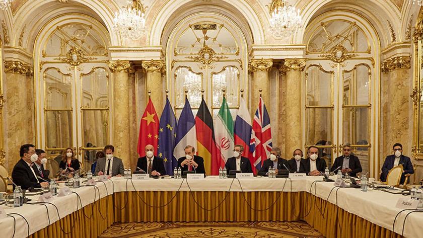 Iranpress: Vienna talks will resume on Tuesday, EU confirms
