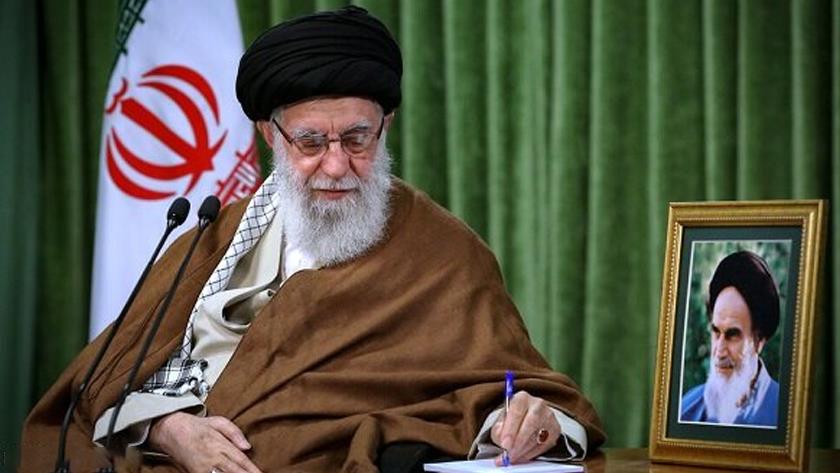 Iranpress: Leader pardons inmates on occasion of victory of Islamic Revolution
