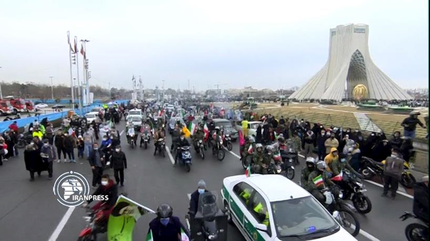 Iranpress: Iranians mark 43rd Islamic Revolution victory
