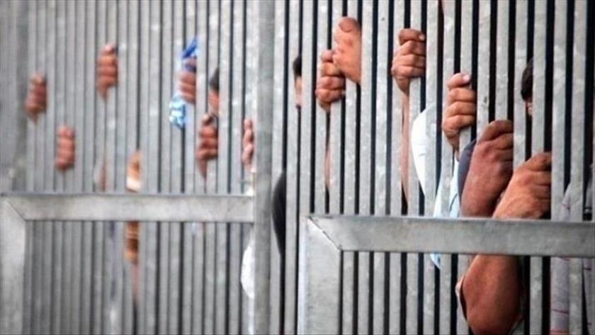 Iranpress: Palestinian prisoners go on indefinite hunger strike