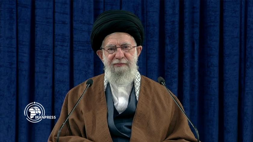 Iranpress: Presence of people, not guns or politicisation, behind victory of Islamic Rev.