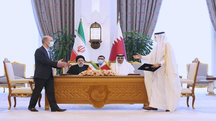 Iranpress: Iran, Qatar sign 14 cooperation documents