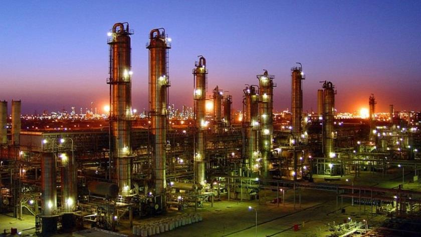 Iranpress: Expansion of Iran petrochemical on local capacity 
