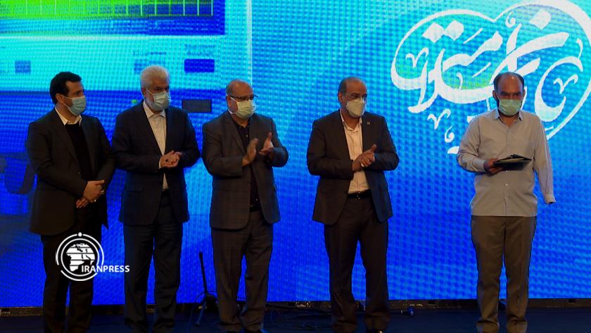 Iranpress: Iran honors benefactors during pandemic