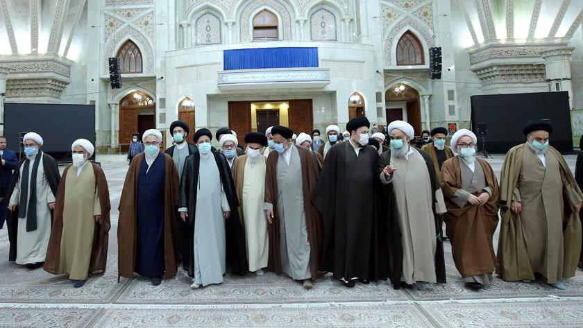 Iranpress: Renewing allegiance with ideals of late Imam Khomeini (RA)