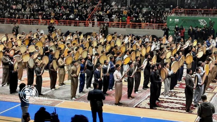 Iranpress: Sanandaj: Kurdish Daf players welcome Nowruz