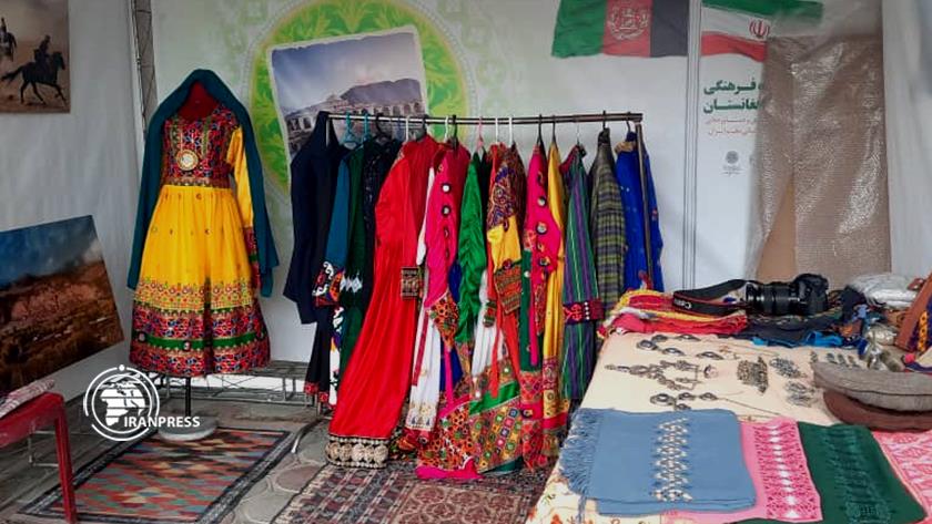 Iranpress: Afghan immigrants exhibit capabilities in Tehran