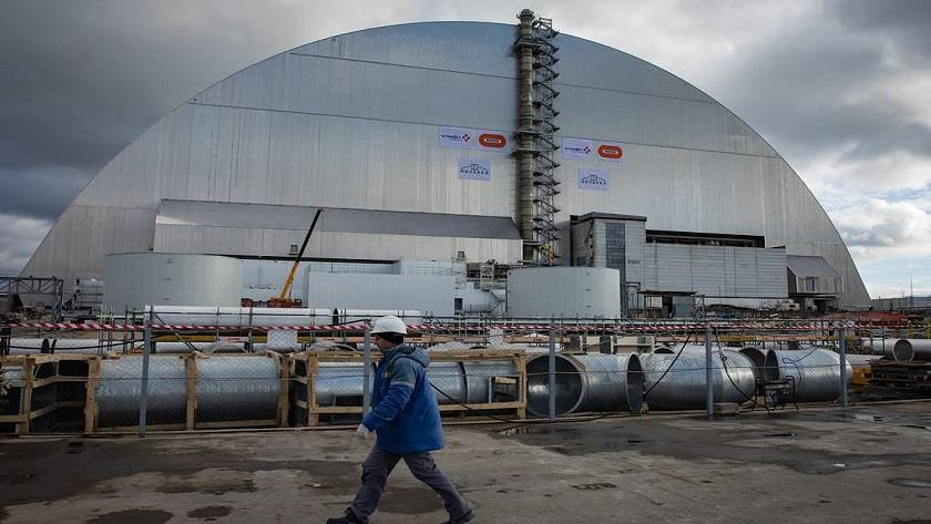 Iranpress: Ukraine: Russian troops withdraw from Chernobyl nuclear power plant