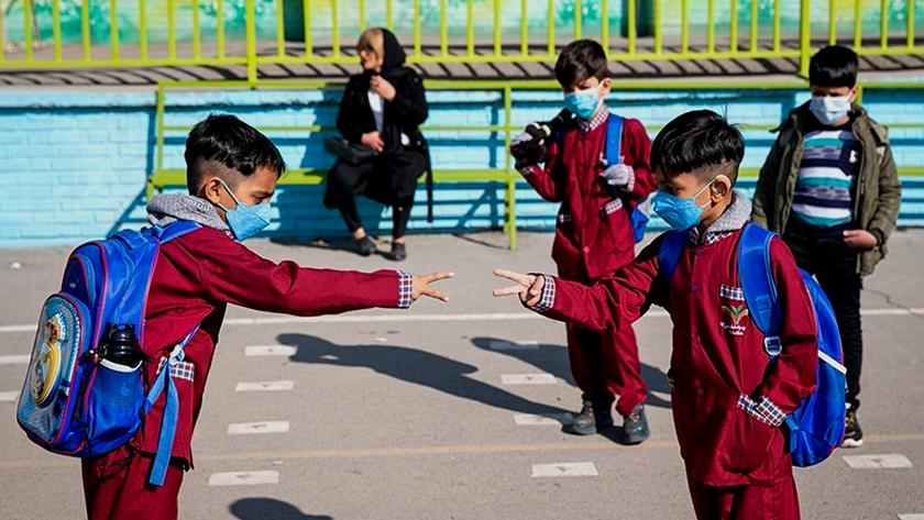 Iranpress: Iran starts in-person education as schools reopen