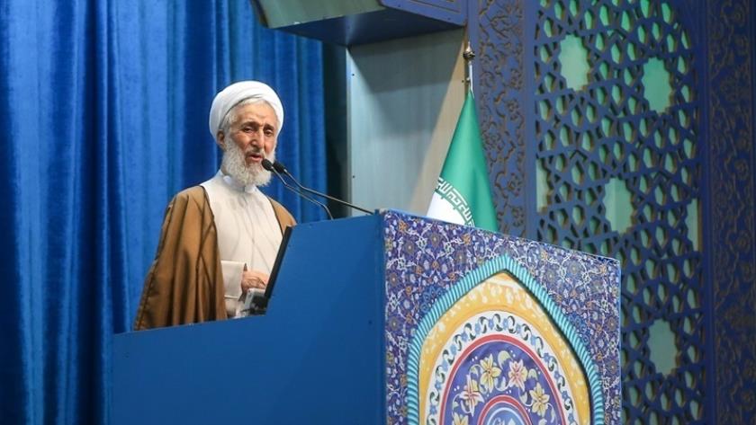 Iranpress: Top Cleric: Nuclear energy legal right of Iranians