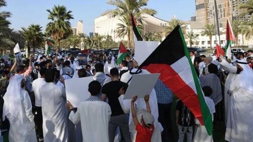 Iranpress: Kuwaitis voice solidarity with Palestinian nation