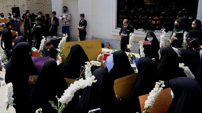 Iranpress: Iranian students condemn crimes against Afghan students