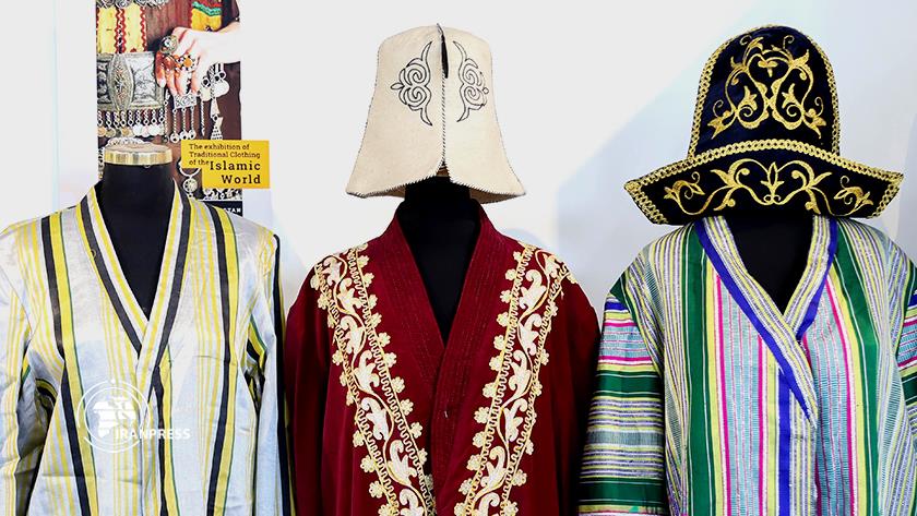 Iranpress: Traditional clothing of Islamic world put on display in Tehran