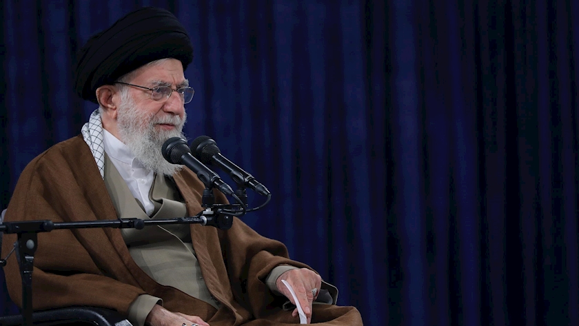 Iranpress: Leader: Workers are at forefront of fight against enemy
