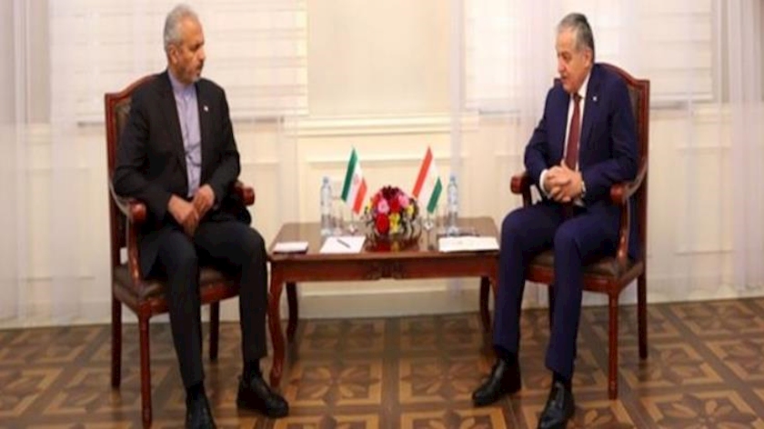 Iranpress: Foreign Ministry’s Deputy meets with Tajikistan’s FM