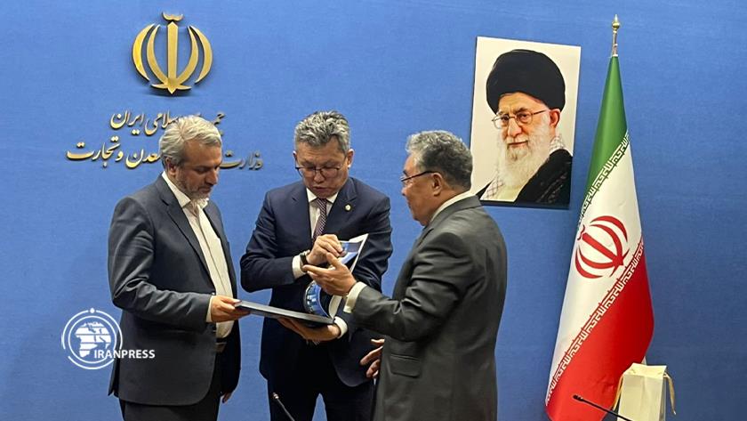 Iranpress: Iran to export home appliances, medical equipment to Kazakhstan: Minister 