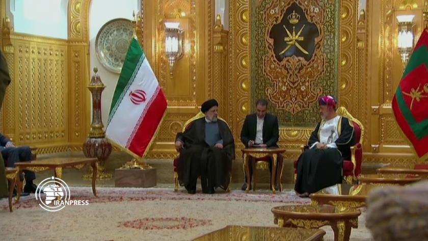 Iranpress: Raisi, Sultan of Oman discuss bilateral issues