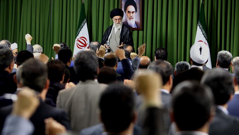 Iranpress: Iranian MPs to meet with Leader; today