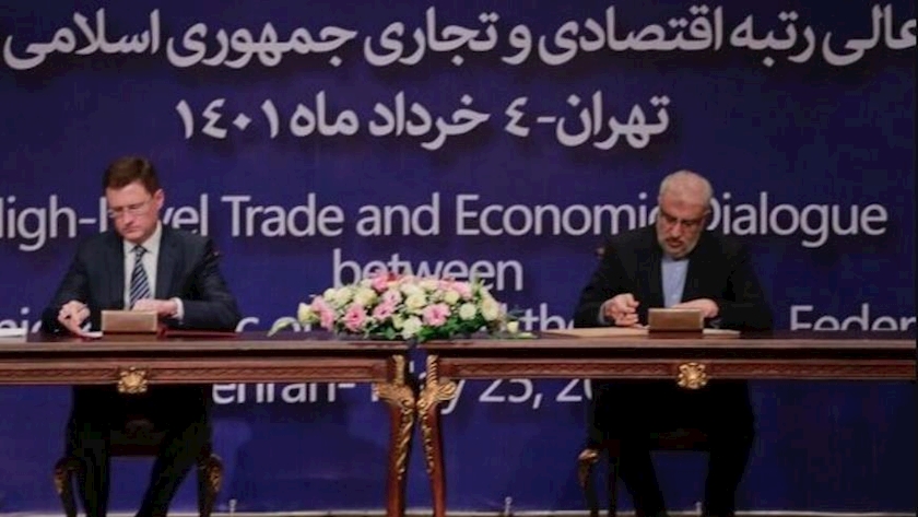 Iranpress: Iran, Russia to stage next joint Economic Commission 